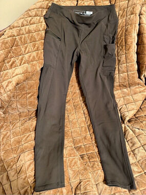 Carhartt women’s utility leggings in olive